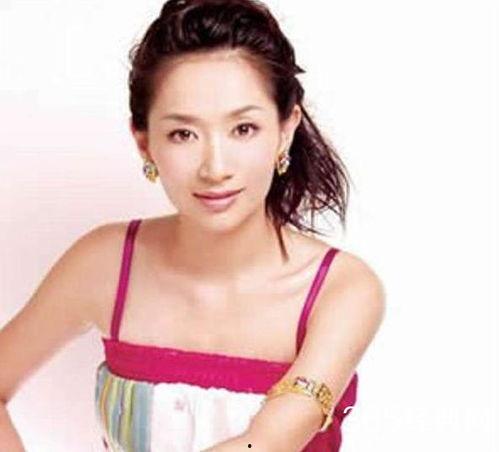 主持人周蕾比基尼照片,展现完美身材