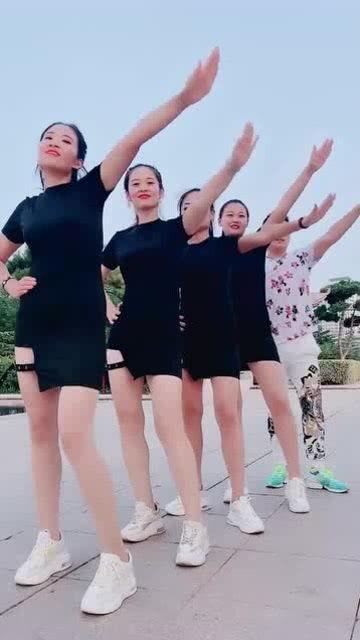 娱乐吃瓜美女